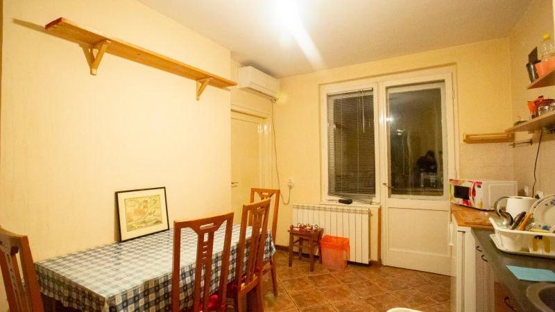 Private Cozy Room 1 With Shared Kitchen In Appartment, Downtown Belgrád Kültér fotó